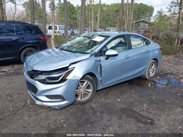 Chevrolet Cruze Lt Auto 2018 1G1BE5SM7J7109032 Image 2