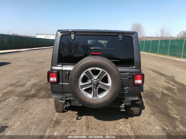 1C4HJXEG1MW704239 Jeep Wrangler Unlimited Sahara 4x4
