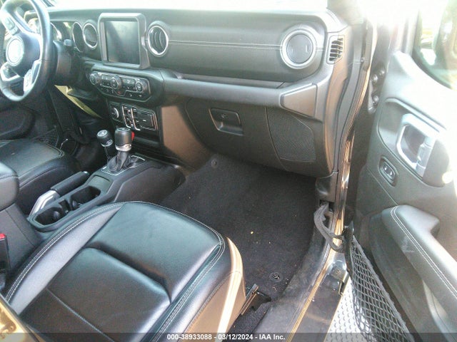 1C4HJXEG1MW704239 Jeep Wrangler Unlimited Sahara 4x4