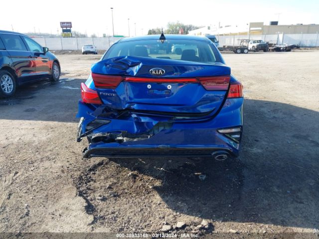 3KPF24AD6ME413213 KIA Forte Lxs