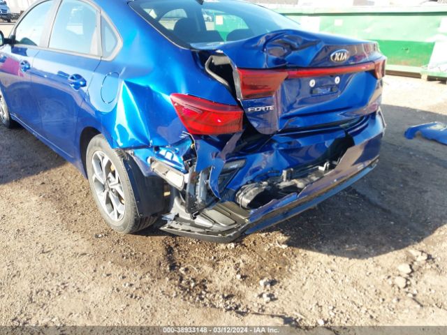 3KPF24AD6ME413213 KIA Forte Lxs