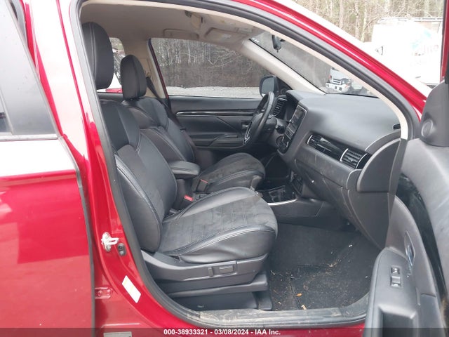 JA4AD3A32KZ045596 Mitsubishi Outlander Se