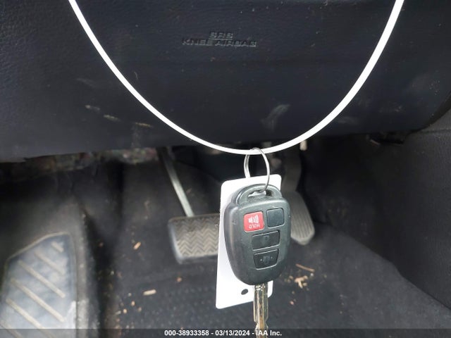 Toyota COROLLA LE 2018 5YFBURHEXJP835421 Image 11