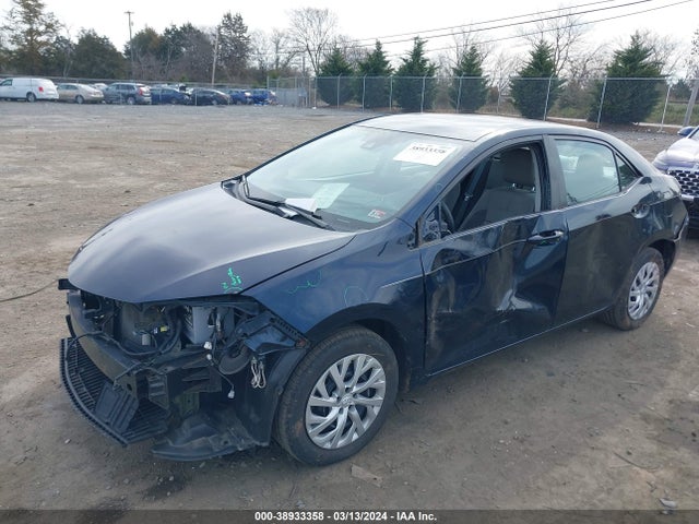 Toyota COROLLA LE 2018 5YFBURHEXJP835421 Image 2