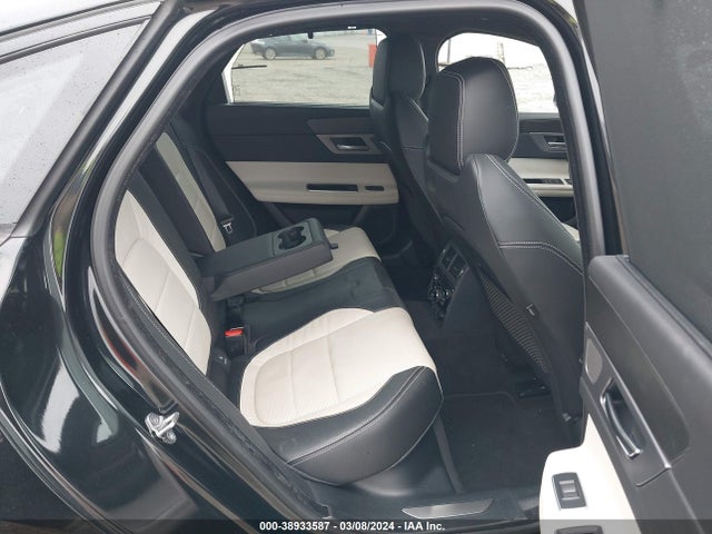 2016 JAGUAR XF SAJBF4BVXGCY00421 Photo 7