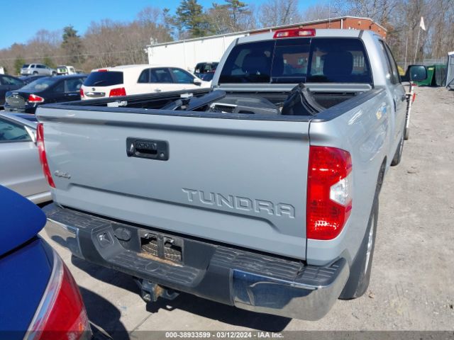 5TFUM5F12KX082374 Toyota Tundra Sr5 4.6l V8