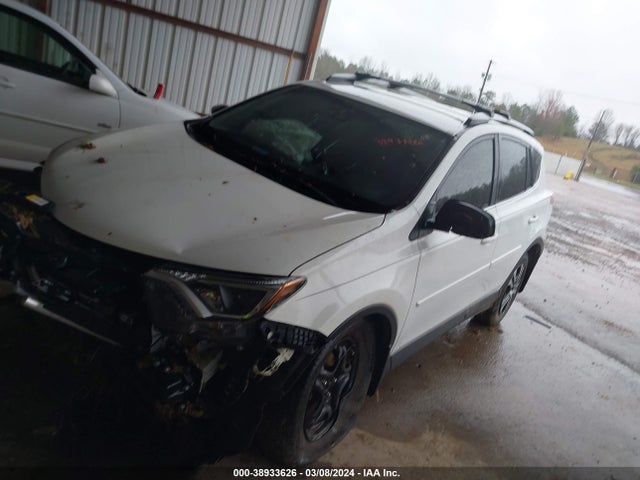 Toyota RAV4 LE 2017 JTMZFREVXHJ128461 Image 2