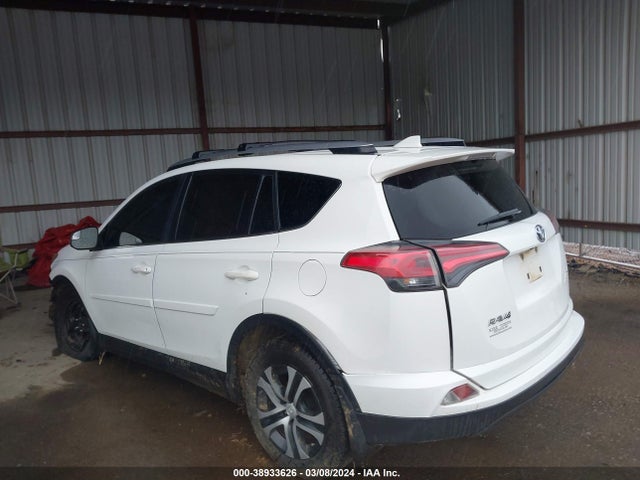 Toyota RAV4 LE 2017 JTMZFREVXHJ128461 Image 3