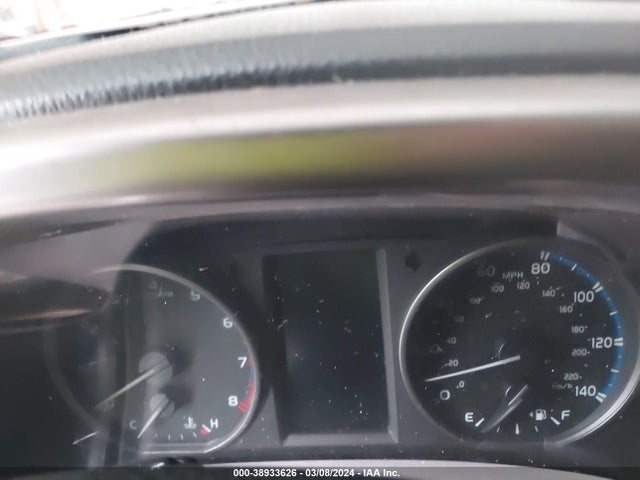 Toyota RAV4 LE 2017 JTMZFREVXHJ128461 Image 7