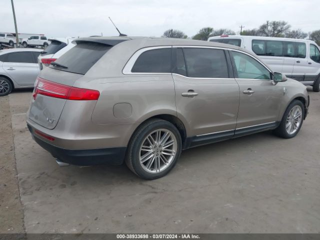 2LMHJ5AT9JBL00352 Lincoln Mkt Reserve
