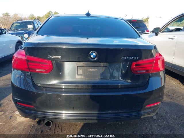 BMW 330i Xdrive 2018 WBA8D9C51JEM34870 Image 16