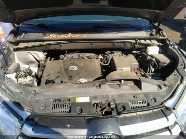 5TDBZRFH7KS730875 Toyota Highlander Le
