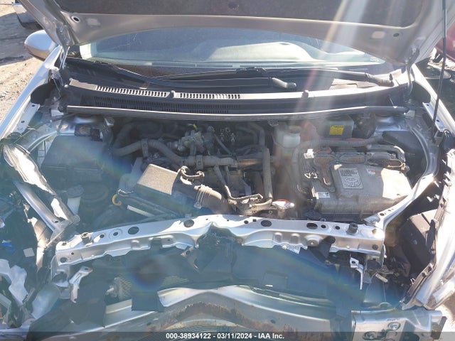 Toyota Prius C Two 2015 JTDKDTB39F1113308 Image 10