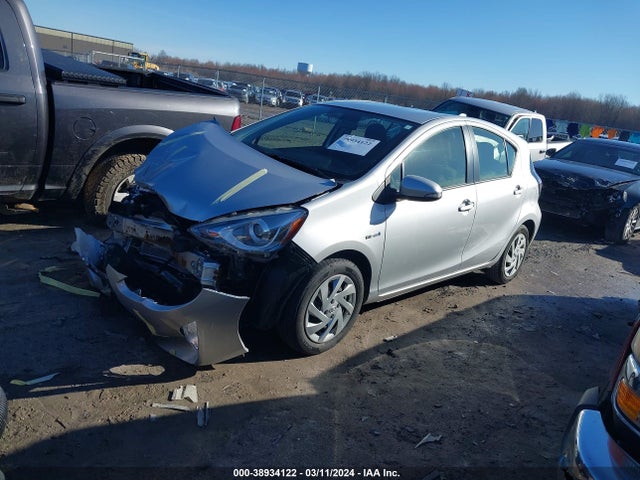 Toyota Prius C Two 2015 JTDKDTB39F1113308 Image 2