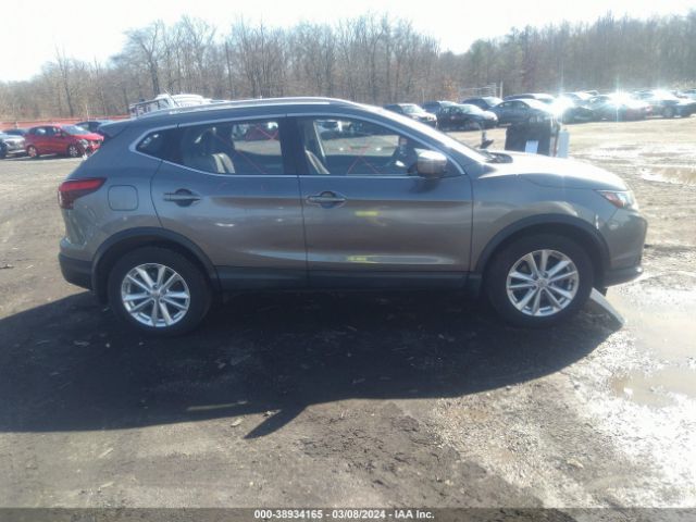JN1BJ1CR2HW122375 Nissan Rogue Sport Sv