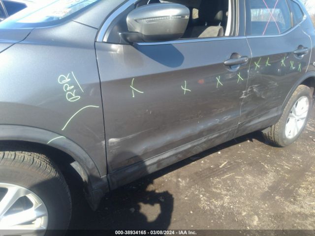 JN1BJ1CR2HW122375 Nissan Rogue Sport Sv