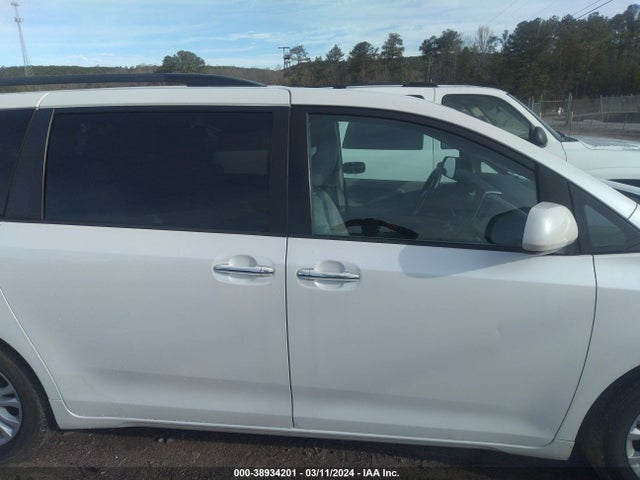 Toyota Sienna Xle 8 Passenger 2015 5TDYK3DC2FS544184 Image 13