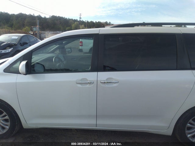 Toyota Sienna Xle 8 Passenger 2015 5TDYK3DC2FS544184 Image 14