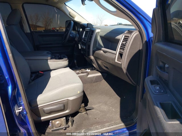 38934207 :رقم المزاد ، 3C6UR5CL9JG207081 vin ، 2018 Ram 2500 Tradesman  4x4 6'4 Box مزاد بيع