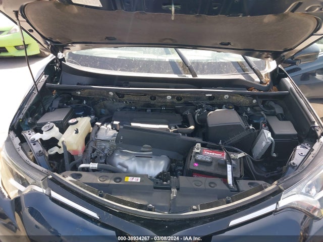 Toyota RAV4 LE 2018 JTMBFREV2JJ252246 Image 10