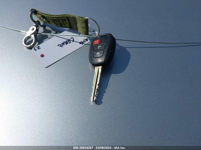 Toyota RAV4 LE 2018 JTMBFREV2JJ252246 Image 11