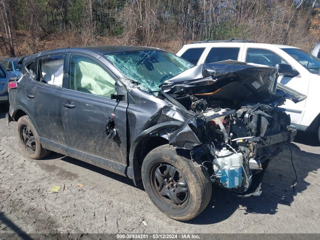 Toyota RAV4 LE 2018 JTMBFREV1JJ736263 Image 1