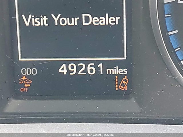 Toyota RAV4 LE 2018 JTMBFREV1JJ736263 Image 15