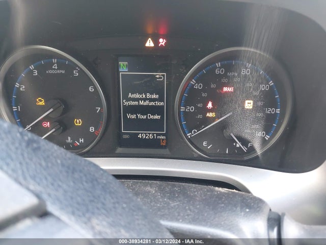 Toyota RAV4 LE 2018 JTMBFREV1JJ736263 Image 7