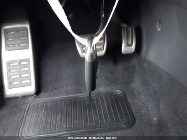 3VW4T7AU8FM073719 Volkswagen Golf Gti 2.0t S 4-door