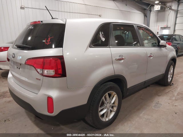 KIA SORENTO LX 2014 5XYKTCA64EG464317 Image 4