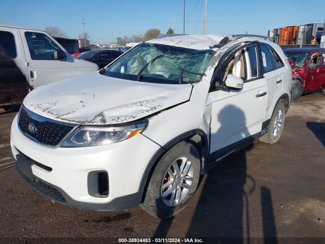 KIA SORENTO LX 2014 5XYKT3A67EG523716 Image 2