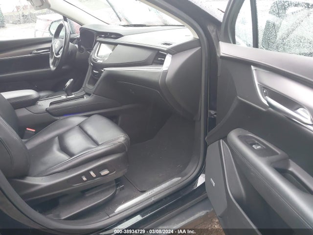 1GYKNDRS4HZ241907 Cadillac XT5 LUXURY