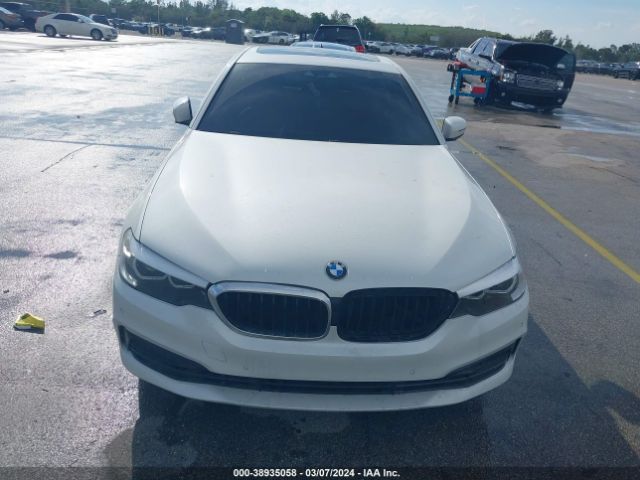 WBAJA7C57KWW19211 BMW 530i Xdrive