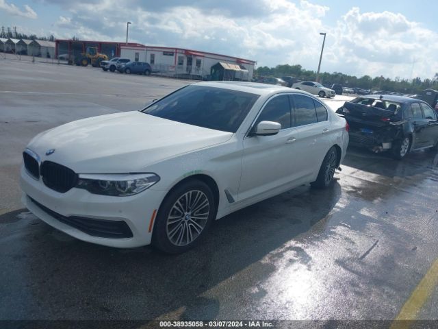 WBAJA7C57KWW19211 BMW 530i Xdrive