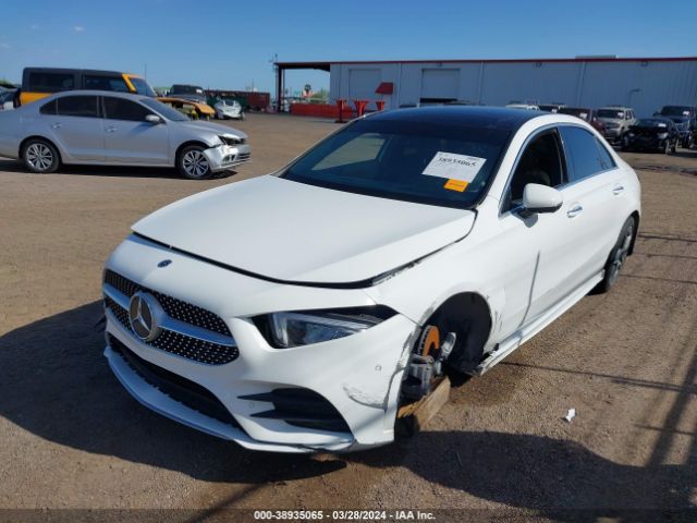 W1K3G4EB2NJ324813 Mercedes-Benz A 220