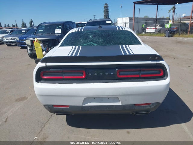 Dodge Challenger 392 Hemi Scat Pack Shaker 2016 2C3CDZFJ8GH300899 Image 17
