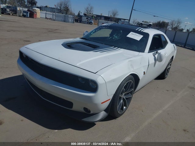Dodge Challenger 392 Hemi Scat Pack Shaker 2016 2C3CDZFJ8GH300899 Image 2