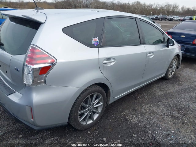 Toyota Prius V Five 2017 JTDZN3EU8HJ074343 Image 4