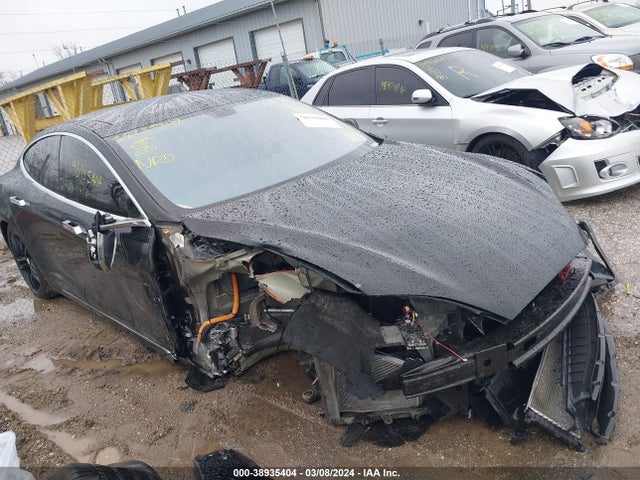 5YJSA1H10EFP44179 Tesla Model S P85