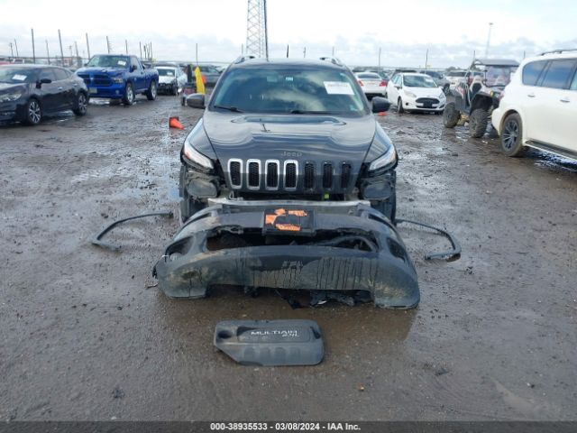 1C4PJLCB3FW669122 Jeep Cherokee Latitude