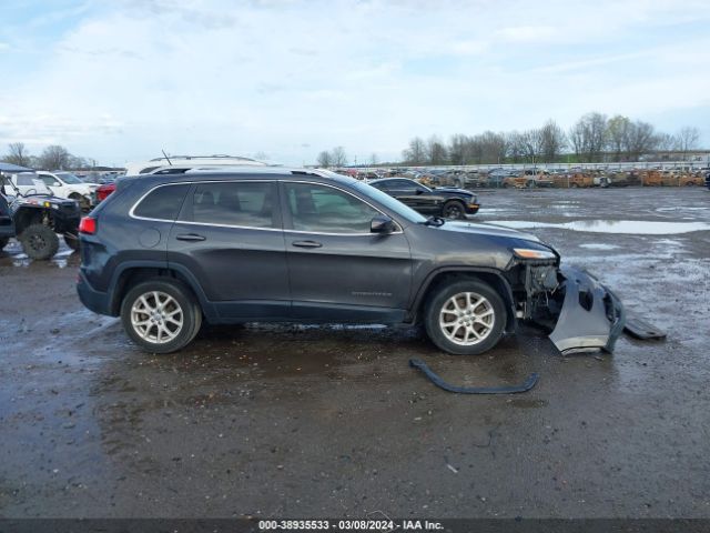 1C4PJLCB3FW669122 Jeep Cherokee Latitude
