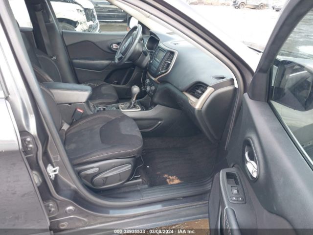 1C4PJLCB3FW669122 Jeep Cherokee Latitude