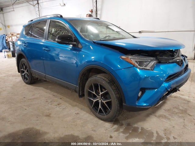 Toyota RAV4 SE 2018 JTMJFREV4JJ207305 Image 1