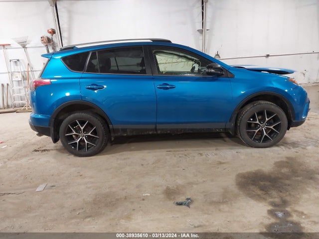Toyota RAV4 SE 2018 JTMJFREV4JJ207305 Image 13