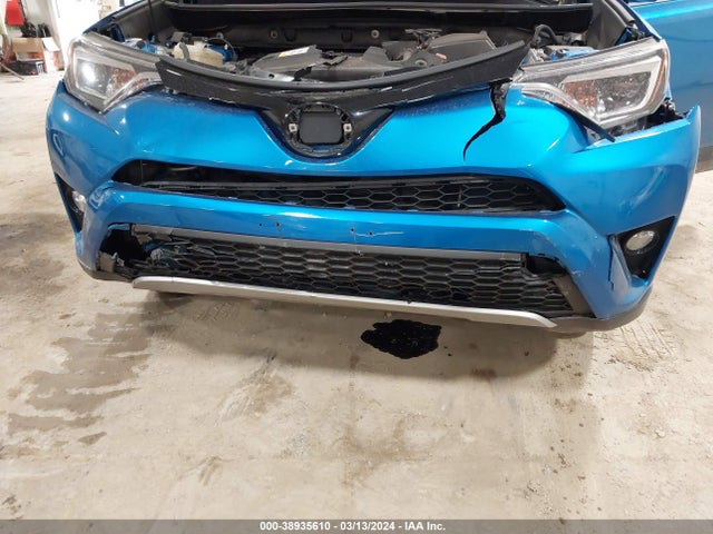 Toyota RAV4 SE 2018 JTMJFREV4JJ207305 Image 6