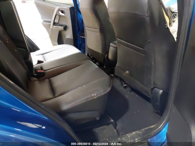 Toyota RAV4 SE 2018 JTMJFREV4JJ207305 Image 8