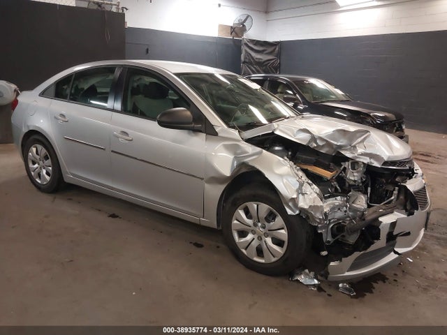 2014 1G1PA5SG9E7141319 main image