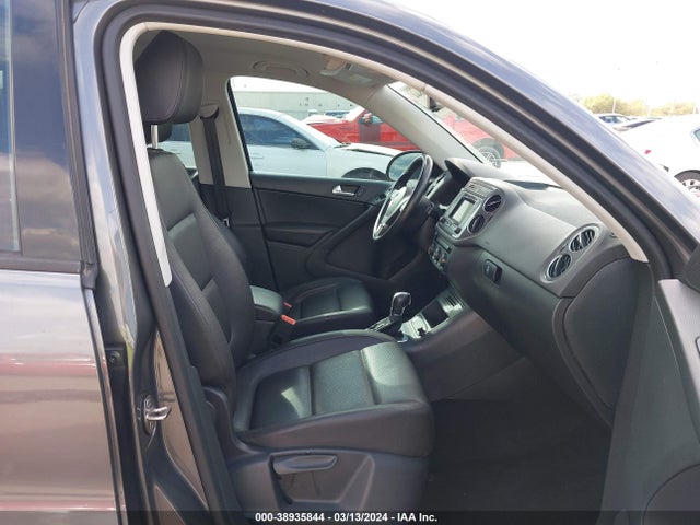 WVGBV7AX3GW558443 Volkswagen TIGUAN S