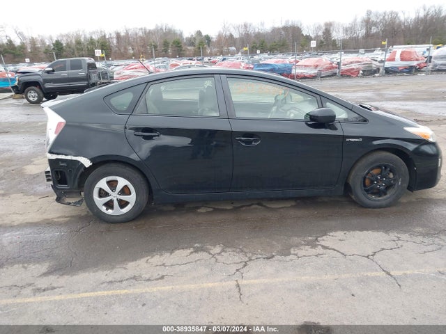 Toyota Prius Two 2014 JTDKN3DU0E0368811 Image 14