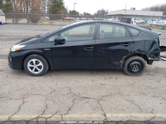 Toyota Prius Two 2014 JTDKN3DU0E0368811 Image 15